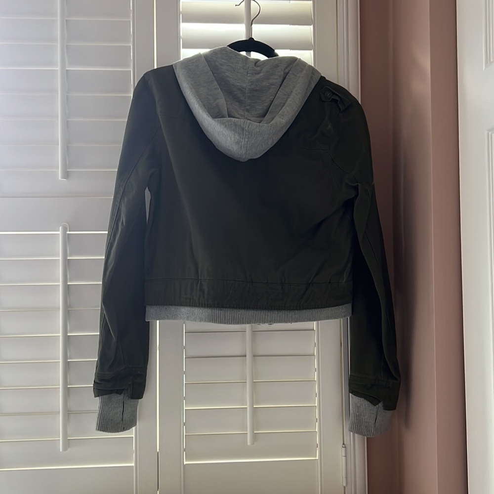 Army Green Light Jacket - Picture 3 of 4